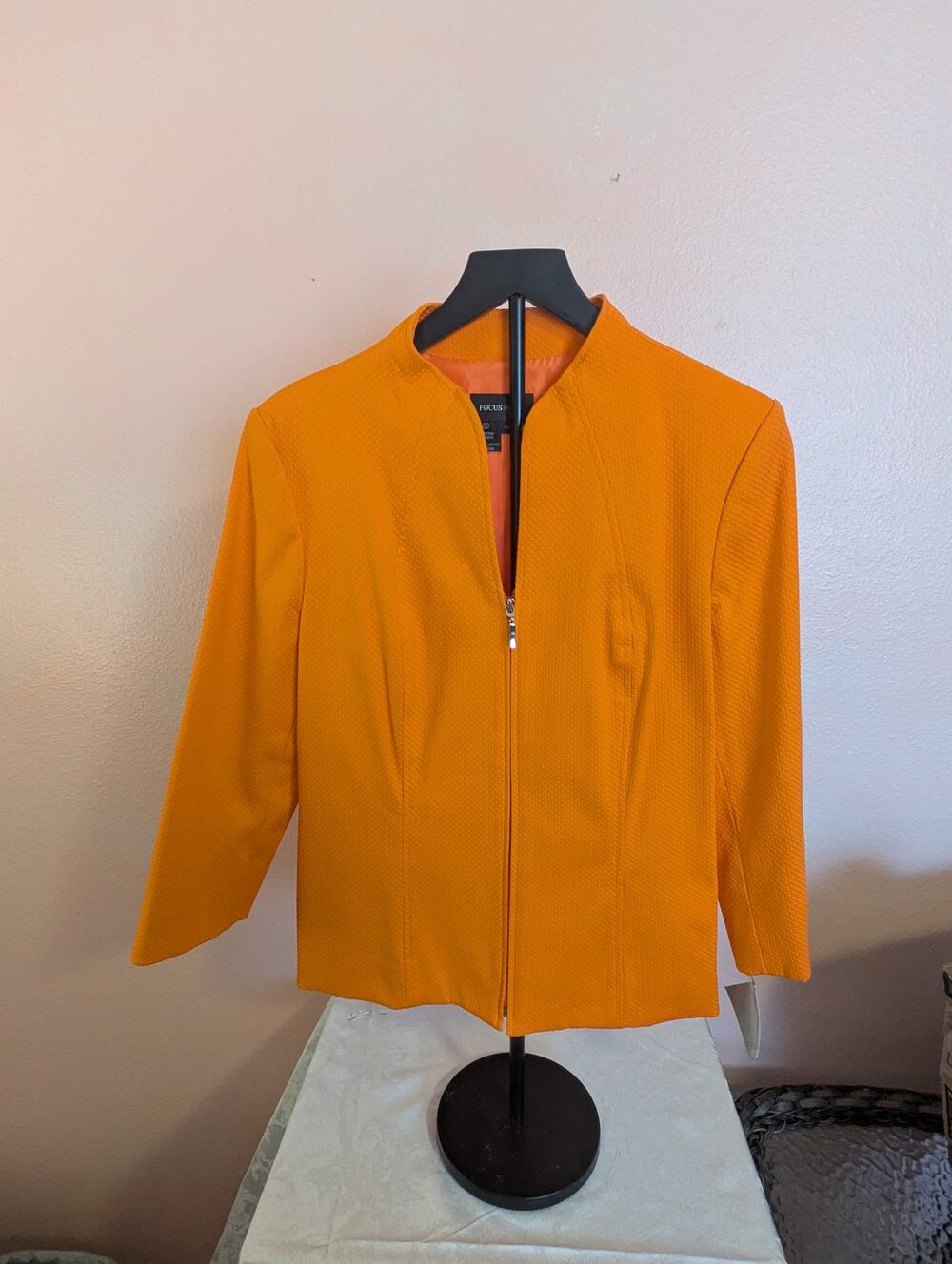 New With Tags Focus 2000 Women's Zip-Front Textured Stretch Jacket (Size 12)
